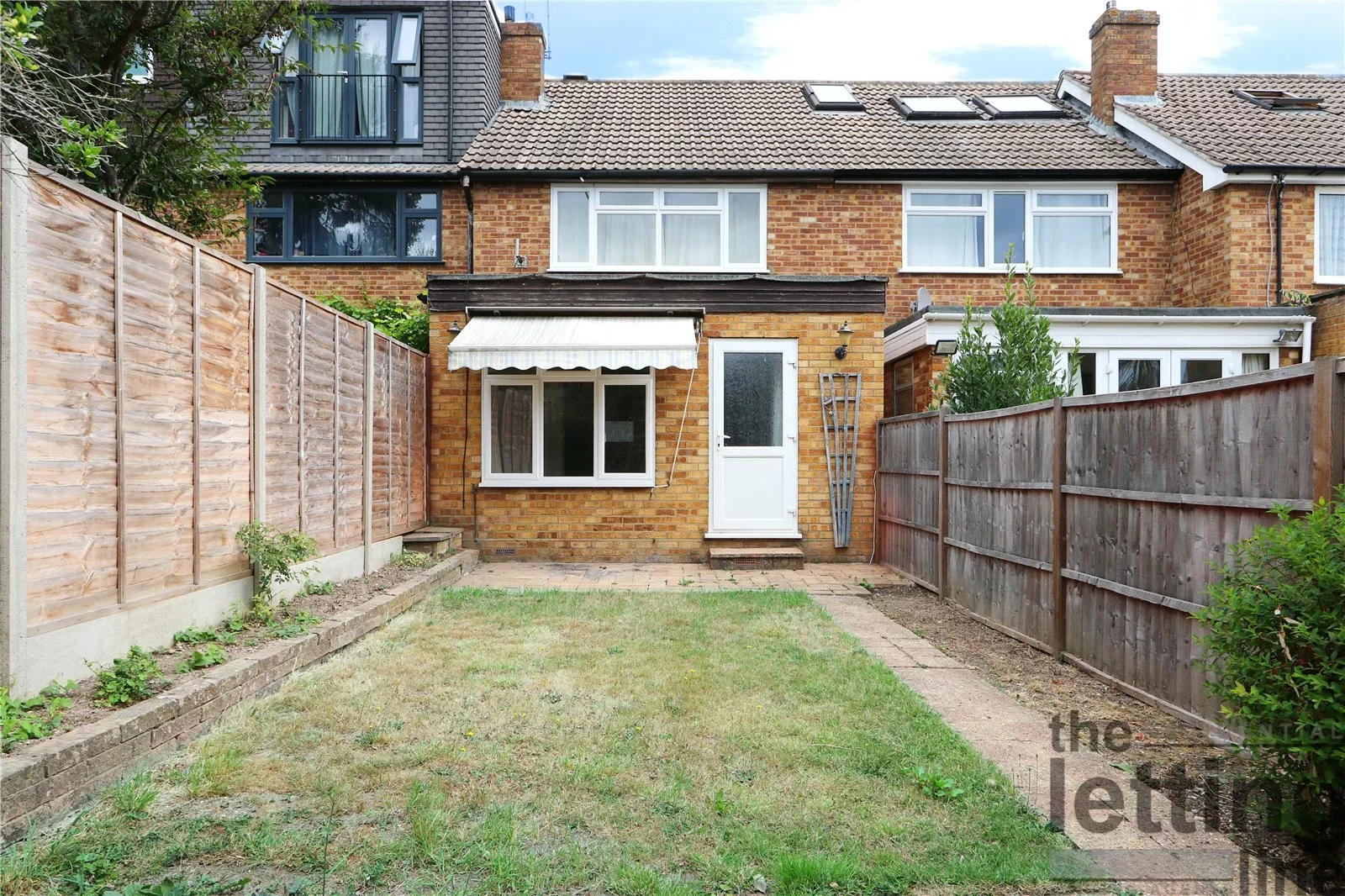 House Youngmans Close in Greater London