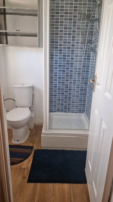 Room Northcote Avenue in Manchester