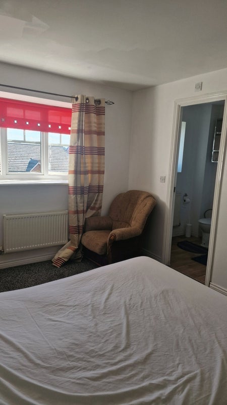 Room Northcote Avenue in Manchester