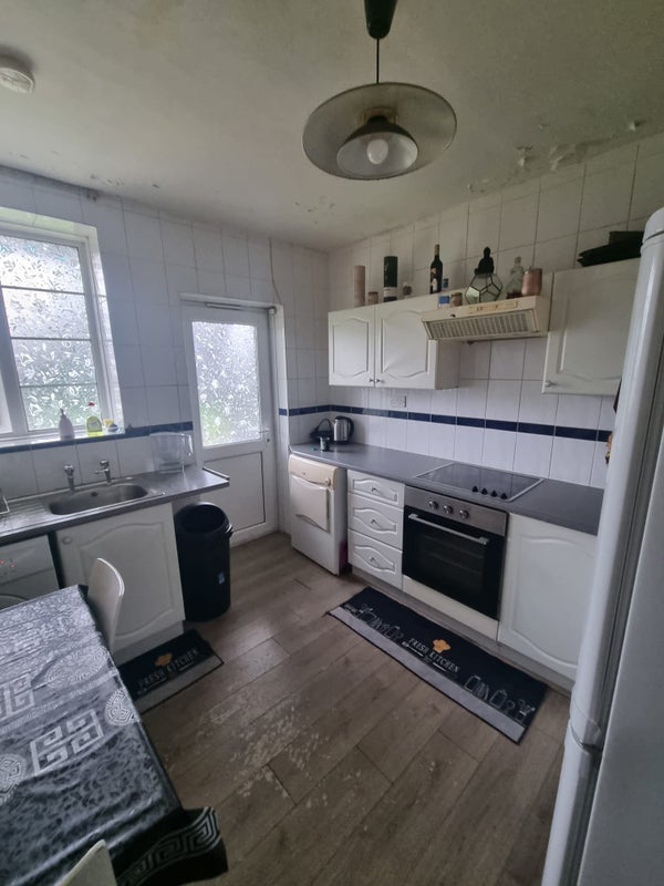 Room Rosebank Way in Greater London