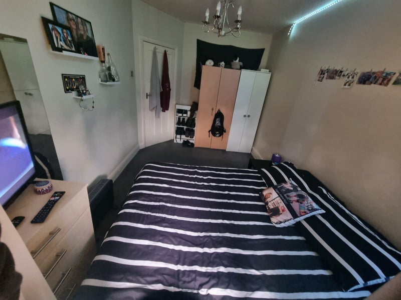 Room Rosebank Way in Greater London