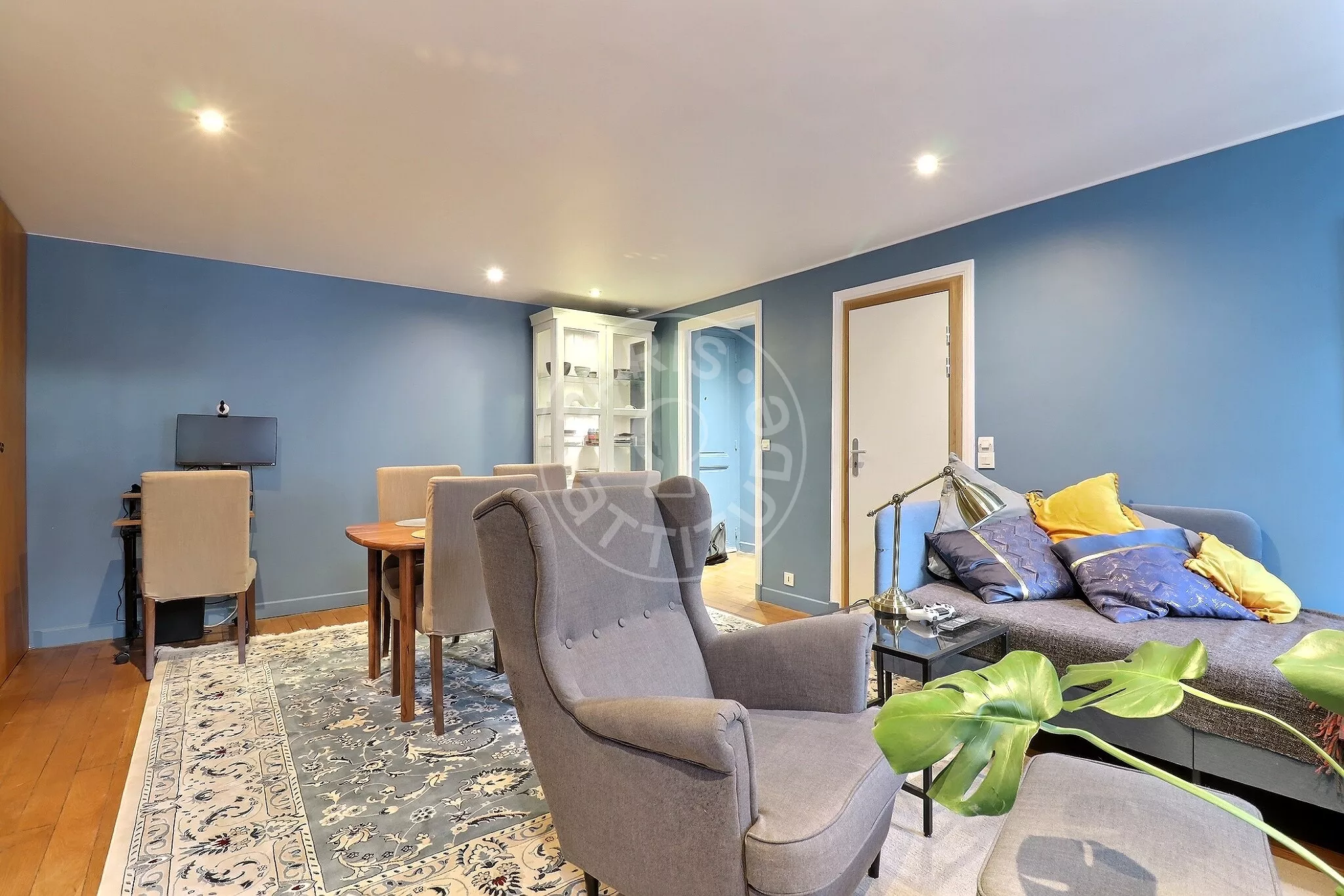 Flat Rue de Navarin in Paris
