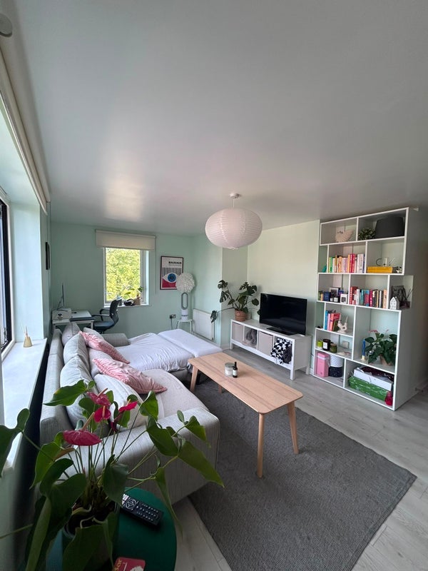 Room Princes Close in Greater London