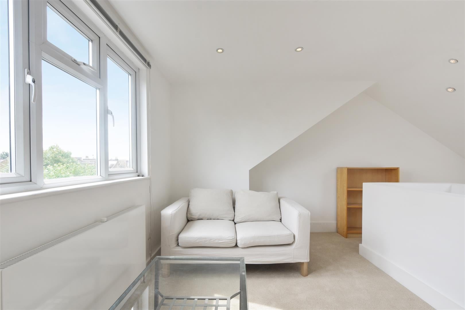 Flat Seaford Road in Greater London