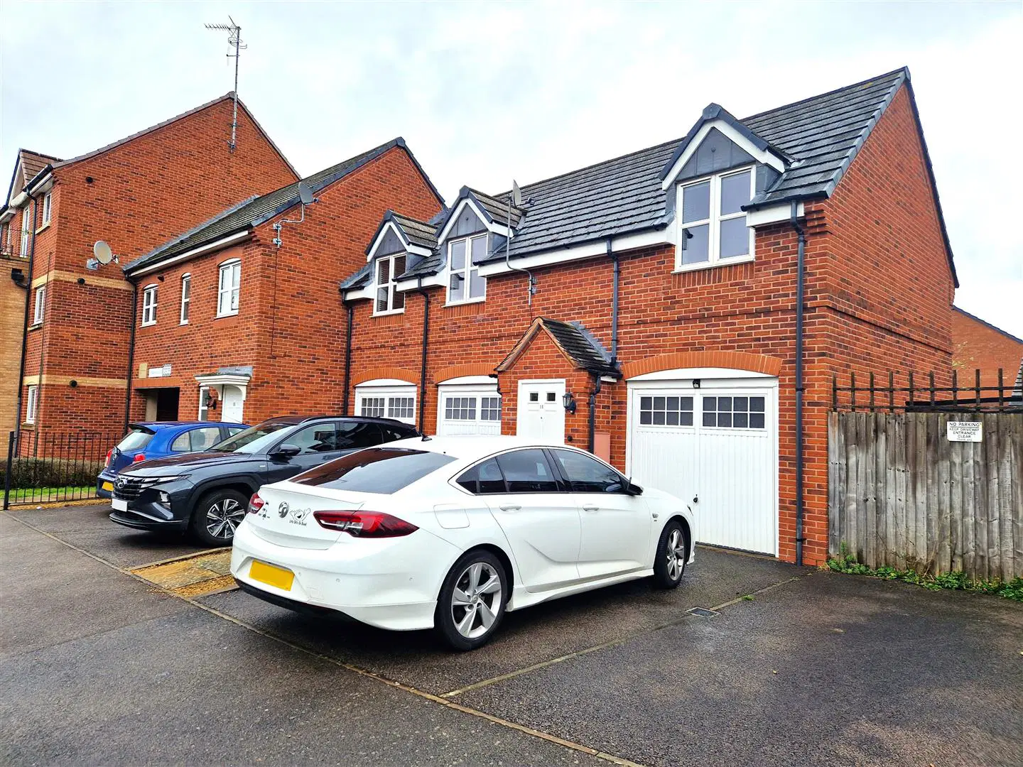 House Brodie Close in Rugby