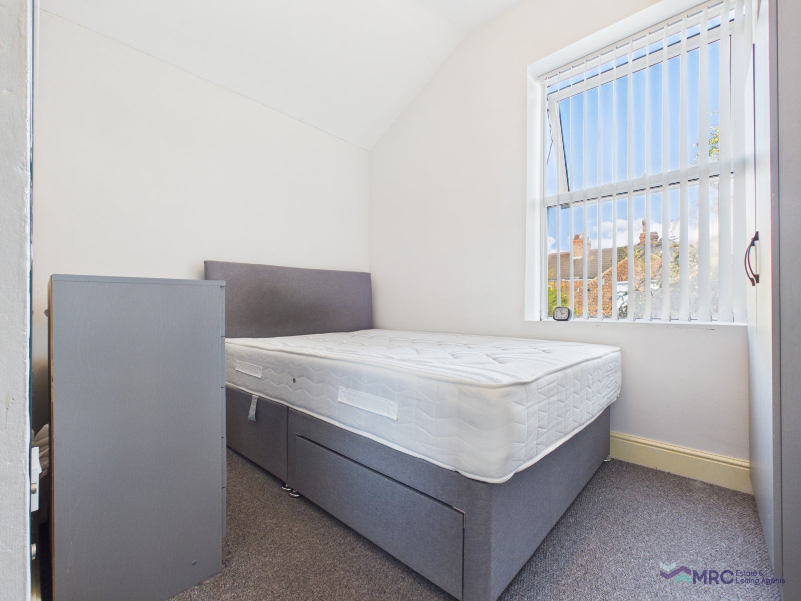 Room Bacheler Street in Hull