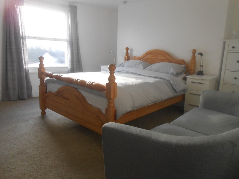 Room Hunslet Road in Leeds