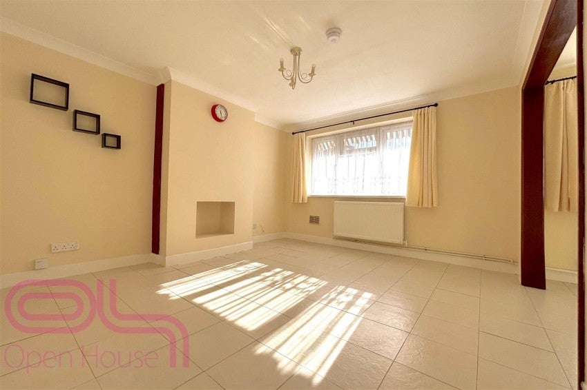 House Ivy Lane in Greater London