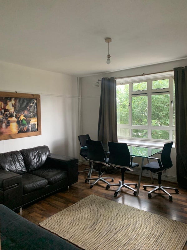 Room Alfreda Street in Greater London