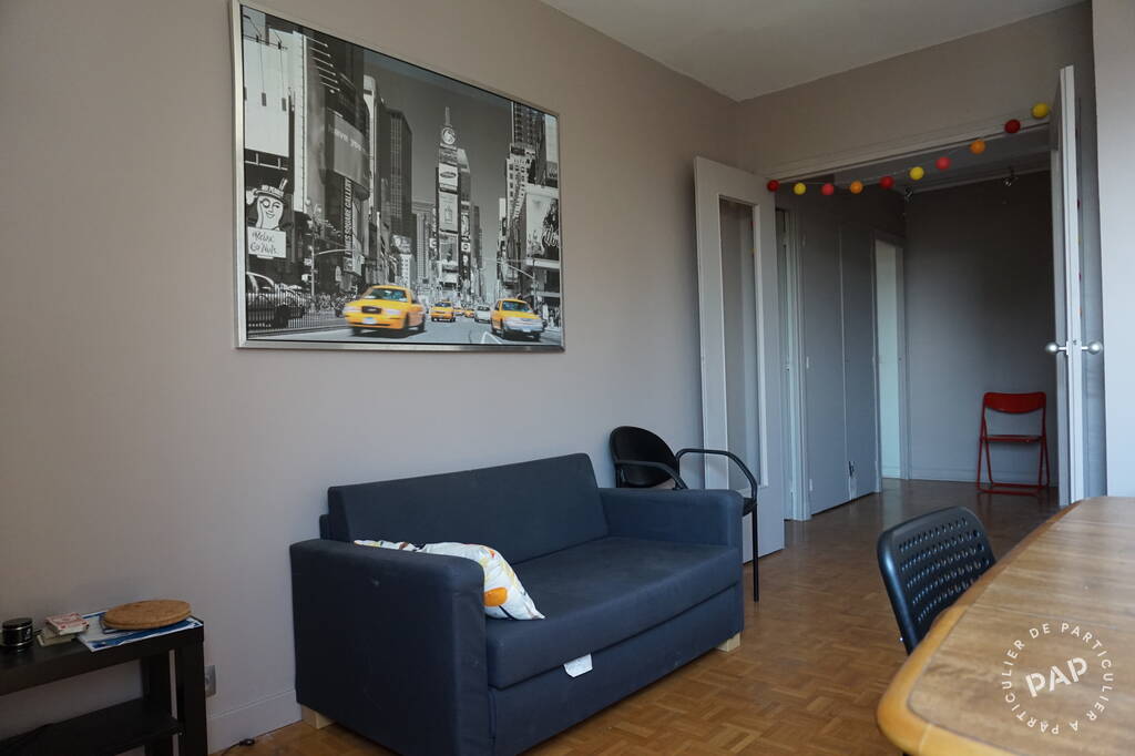Room Place de la Gare in Chatou
