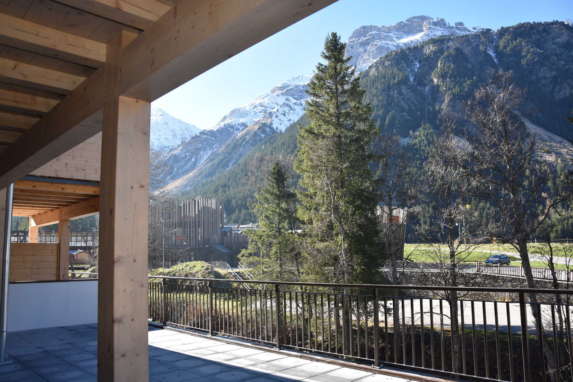Flat Route du Rocher Blanc in Pralognan-la-Vanoise