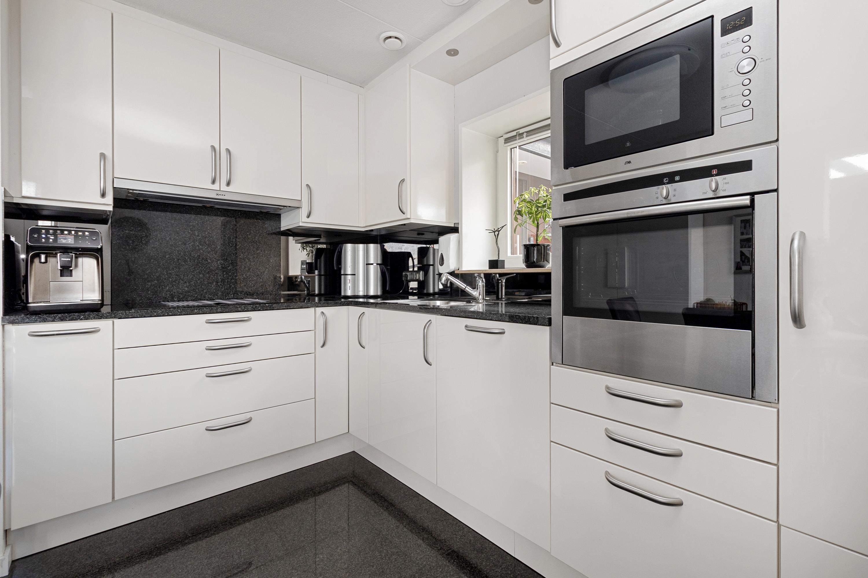 Twee-onder-één-kap te koop: Jubileumstraat 41A, Sittard