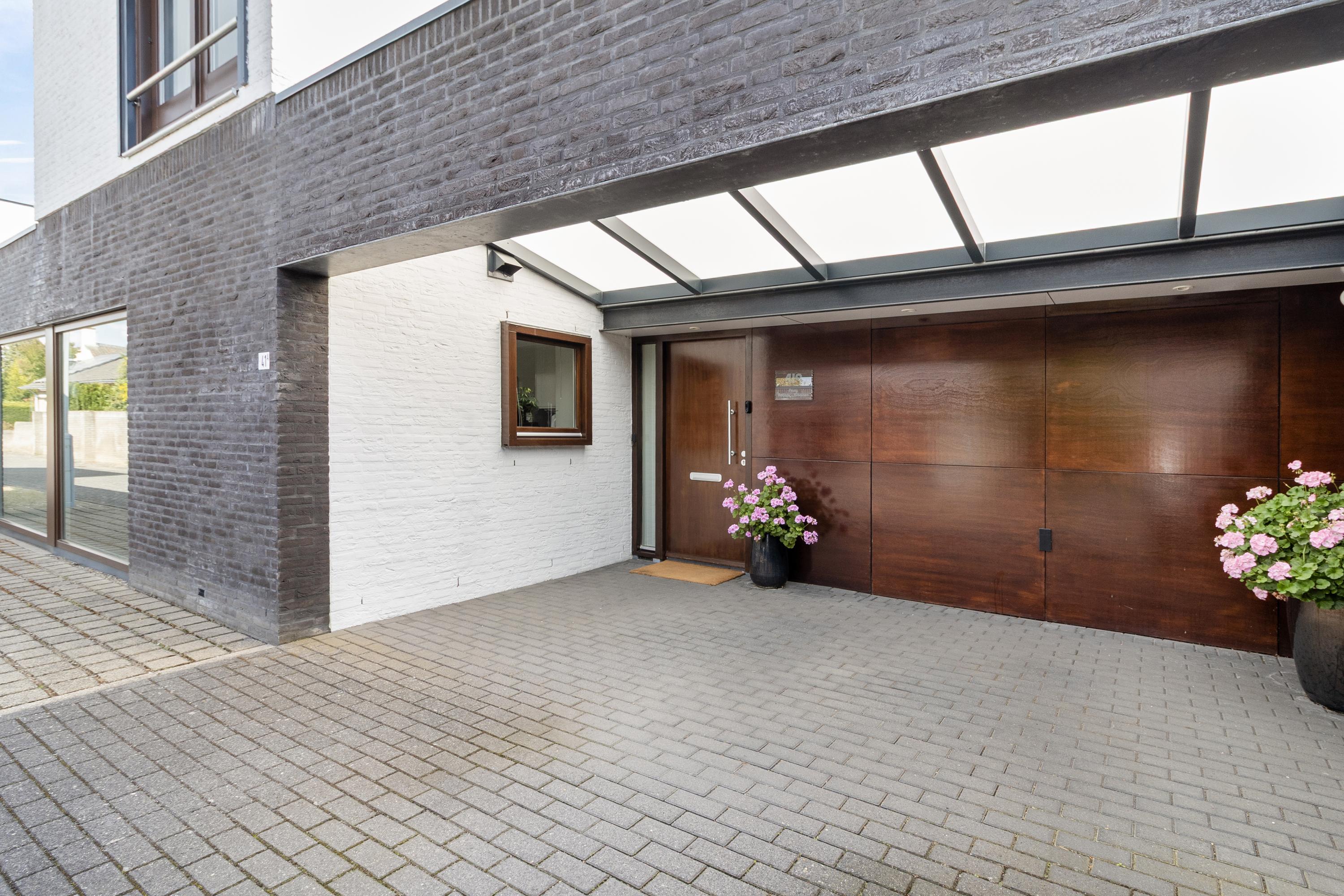 Twee-onder-één-kap te koop: Jubileumstraat 41A, Sittard