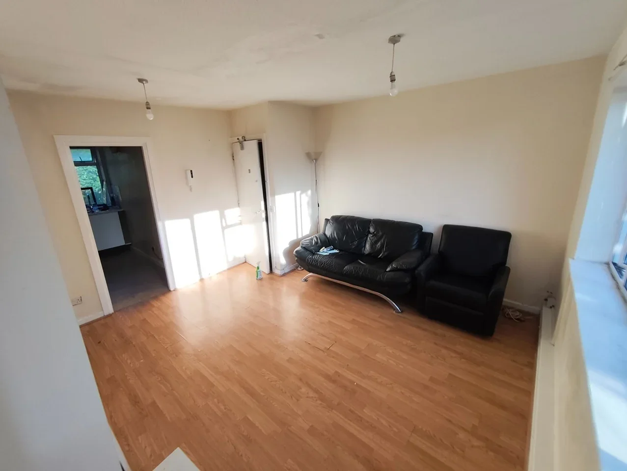 Flat Central Avenue in Greater London