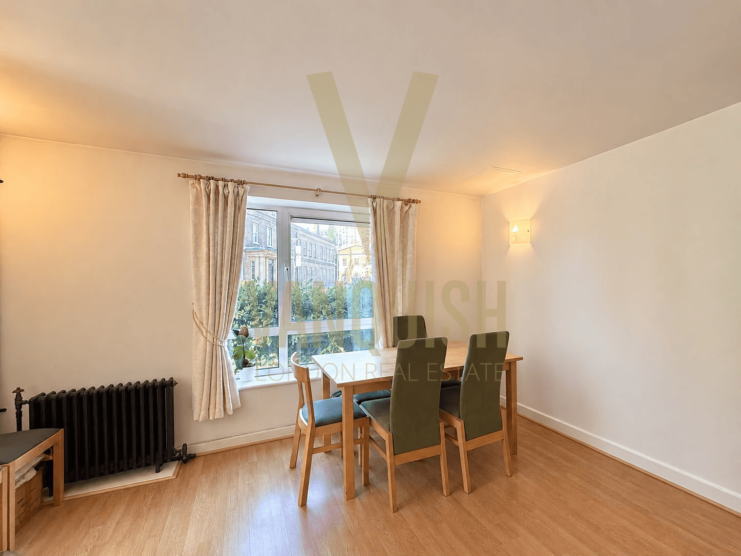 Flat Hopton Road in Greater London