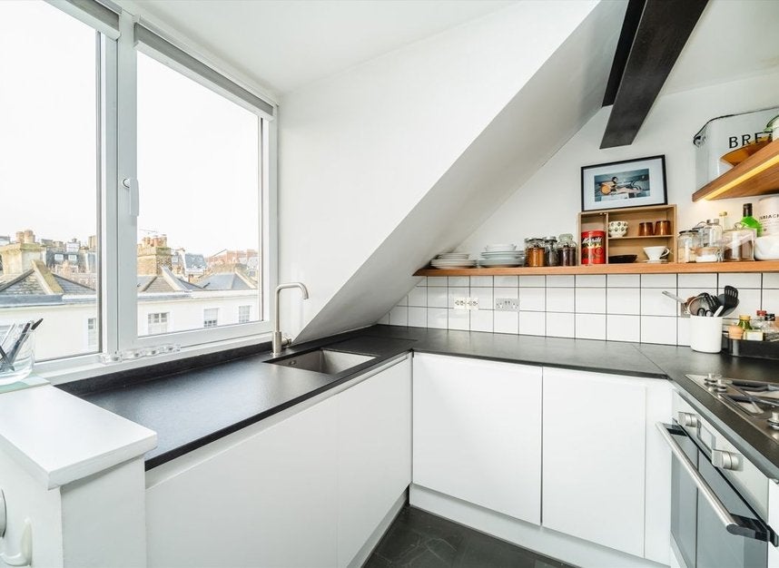 Flat Gordon Place in Greater London