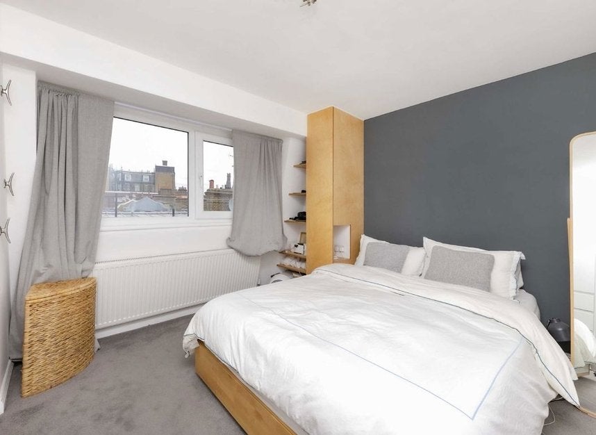 Flat Gordon Place in Greater London
