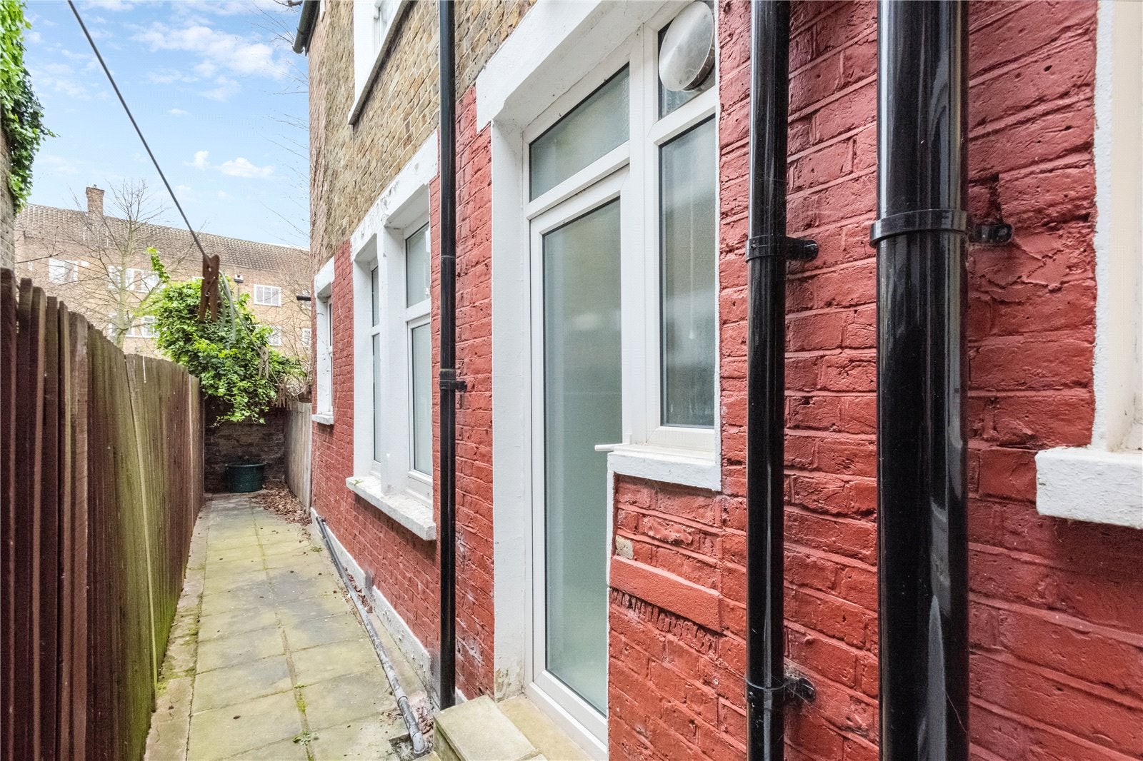House Lynn Road in Greater London