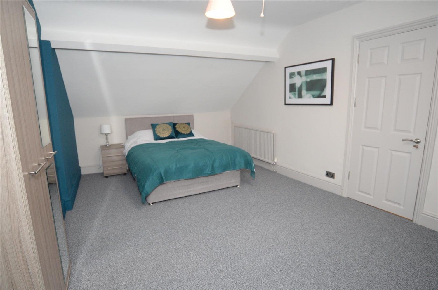 Room Bryngwyn Road in Newport