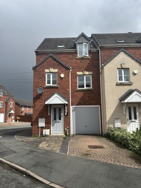 House Mayfield Close in Shrewsbury