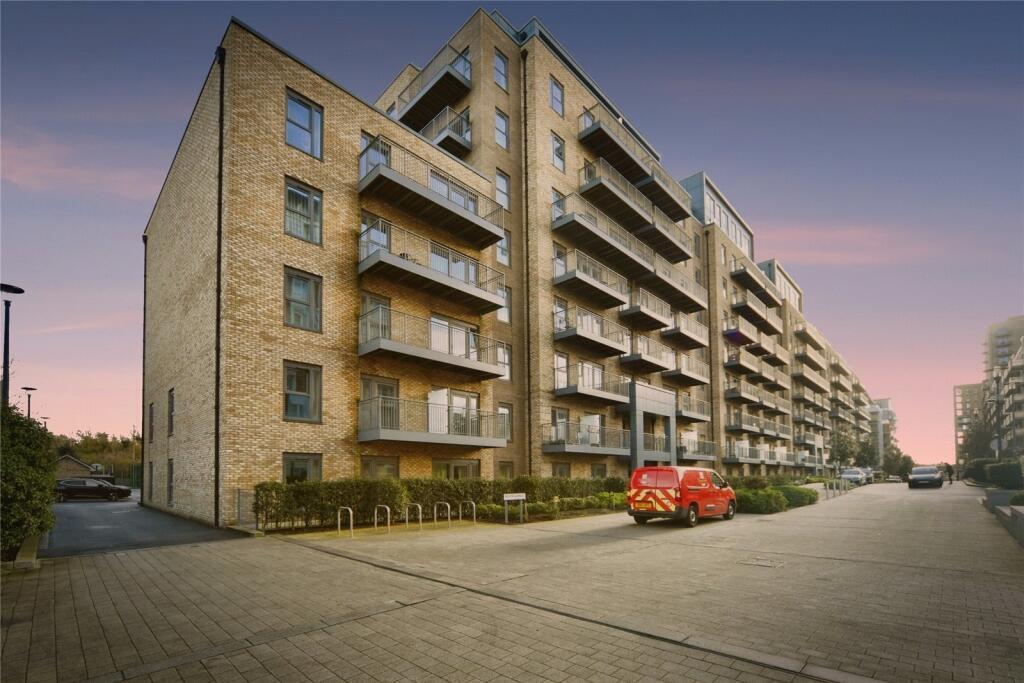 Flat Beaufort Square in Greater London