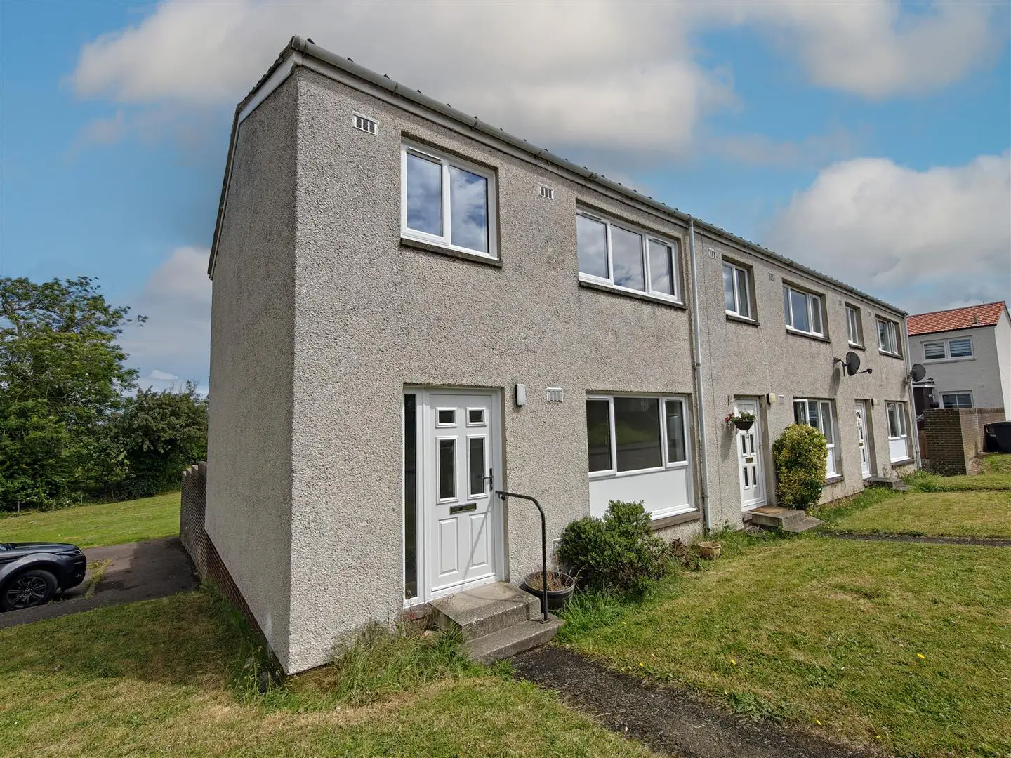 House Warwick Close in Leuchars