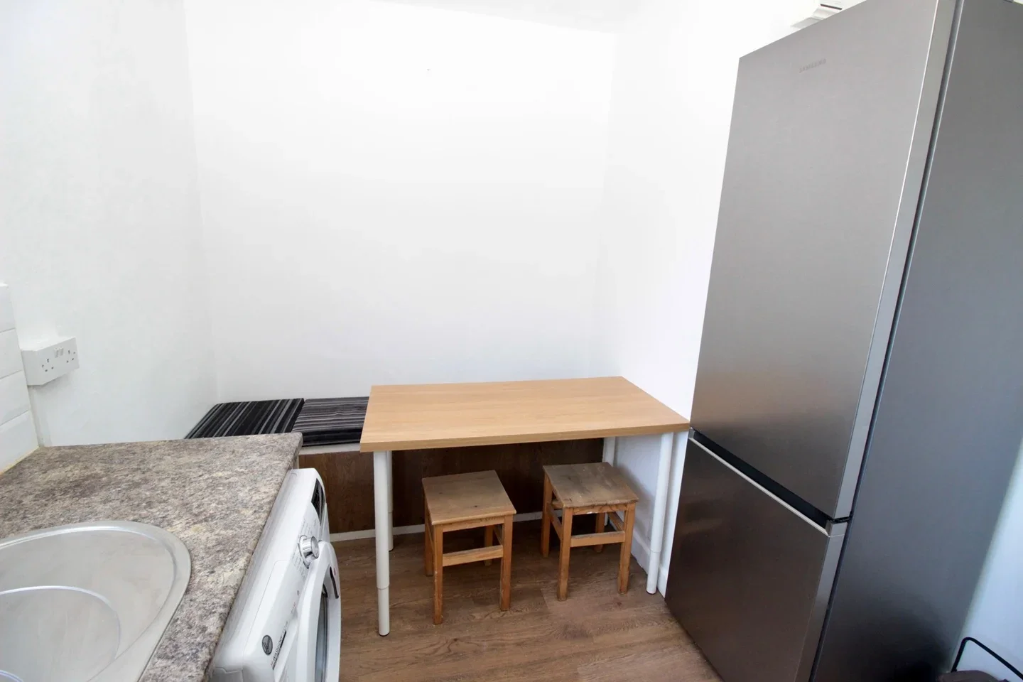 Flat Longberrys in Greater London