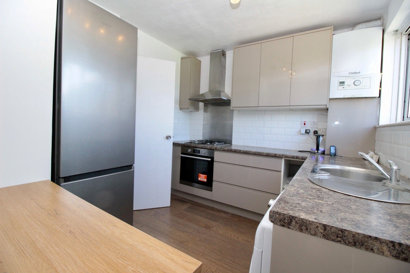 Flat Longberrys in Greater London
