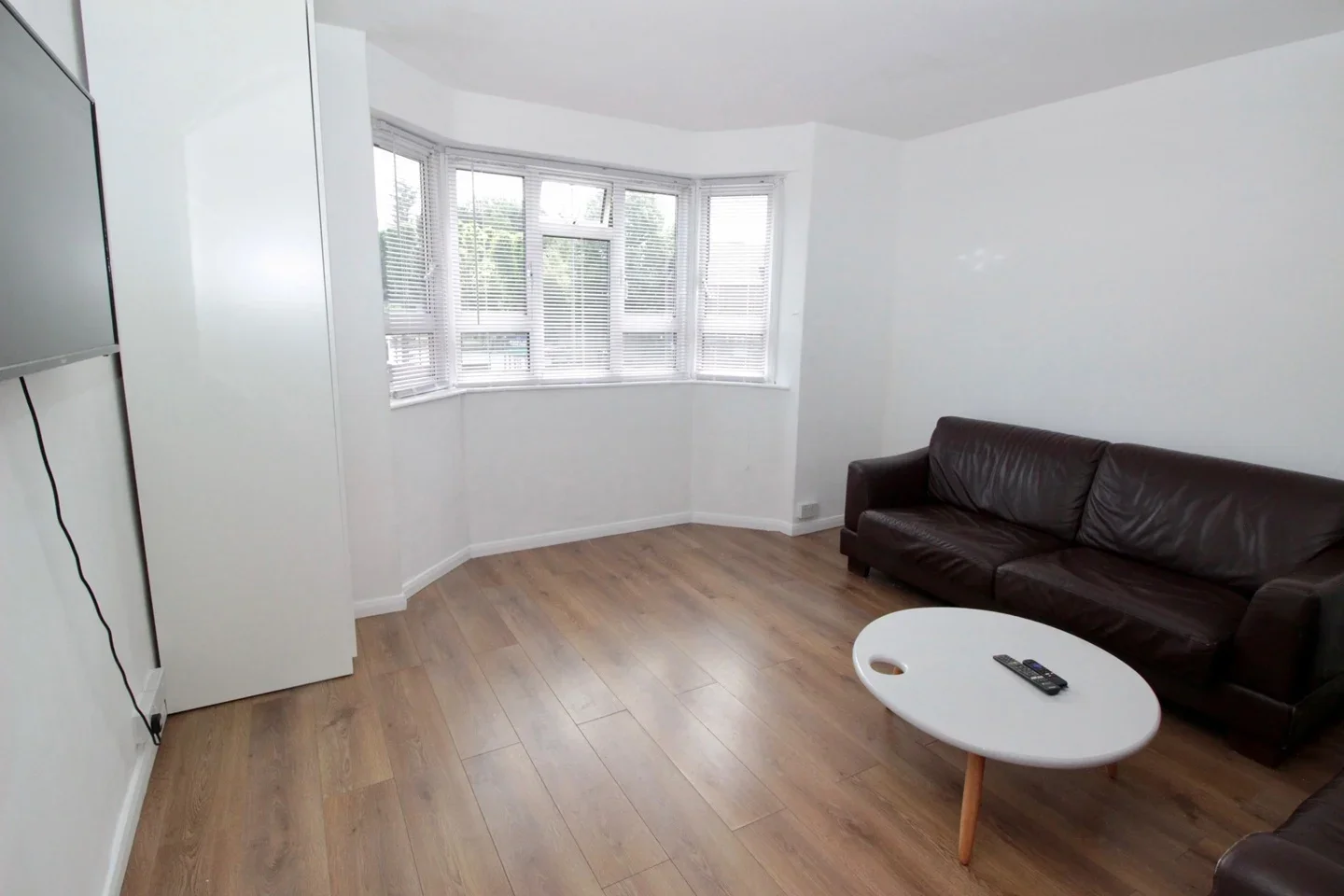 Flat Longberrys in Greater London