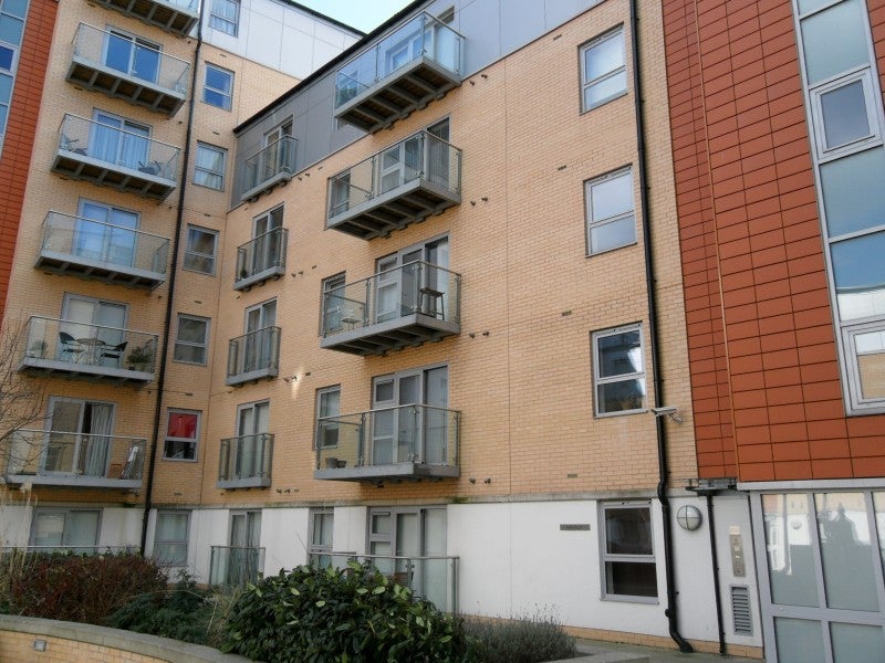 Flat Queen Mary Avenue in Greater London