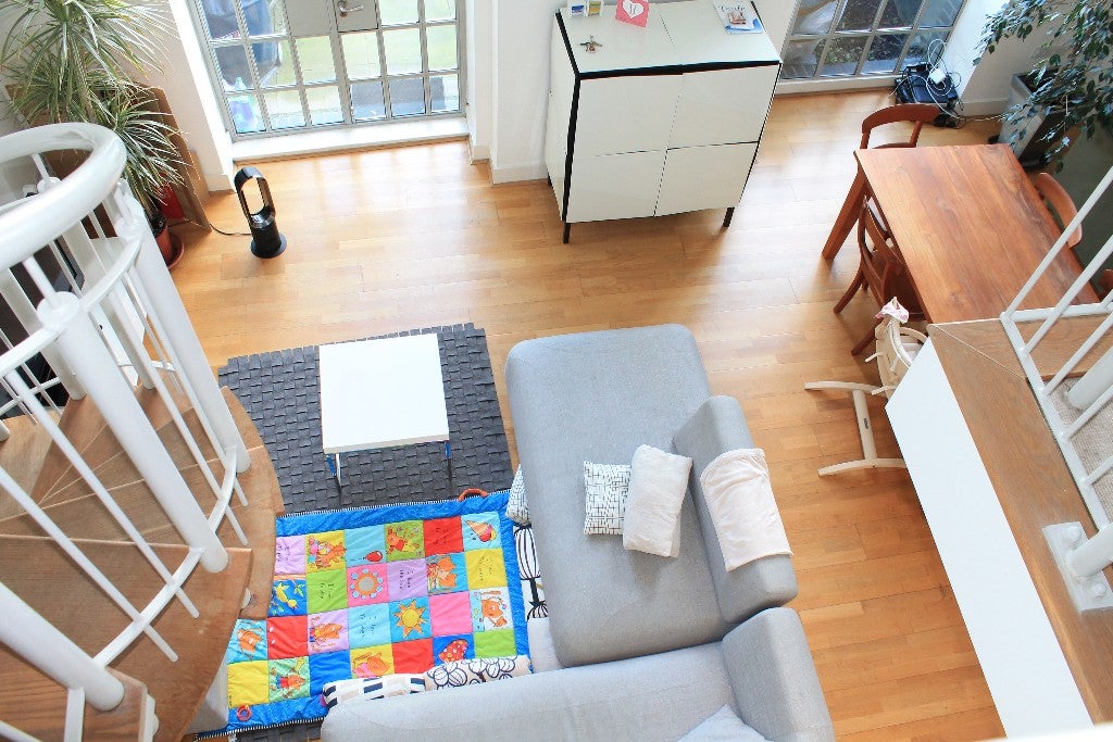 Flat Rotherhithe Street in Greater London