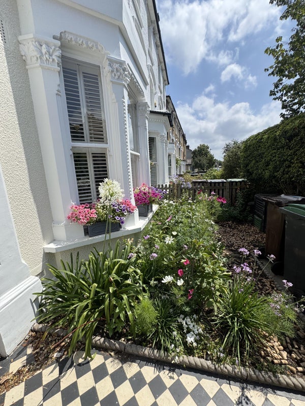 Room Lancaster Road in Greater London