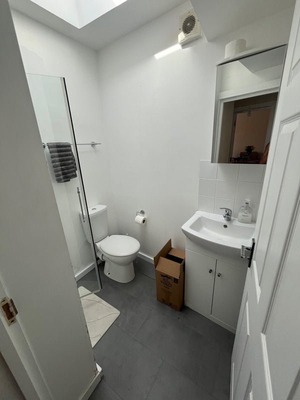 Room Lee High Road in Greater London