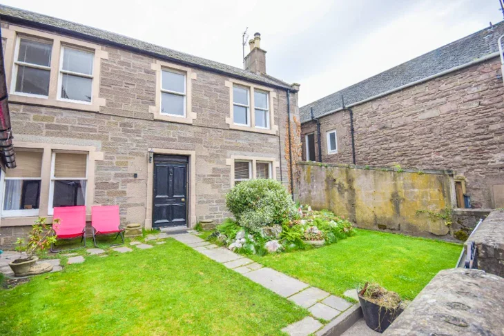 Flat Manor Street in Forfar