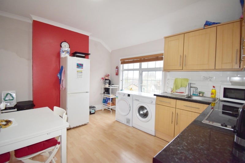 Room Grange Road in Greater London