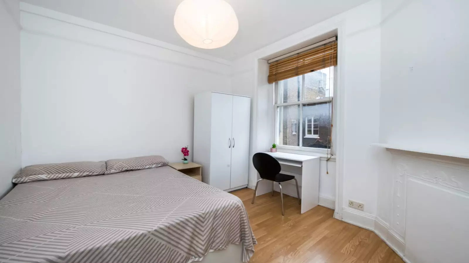 Room Lucerne Mews in Greater London