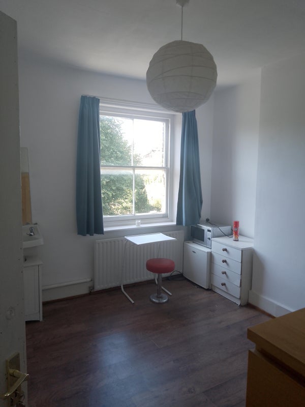 Room Hartington Road in Greater London