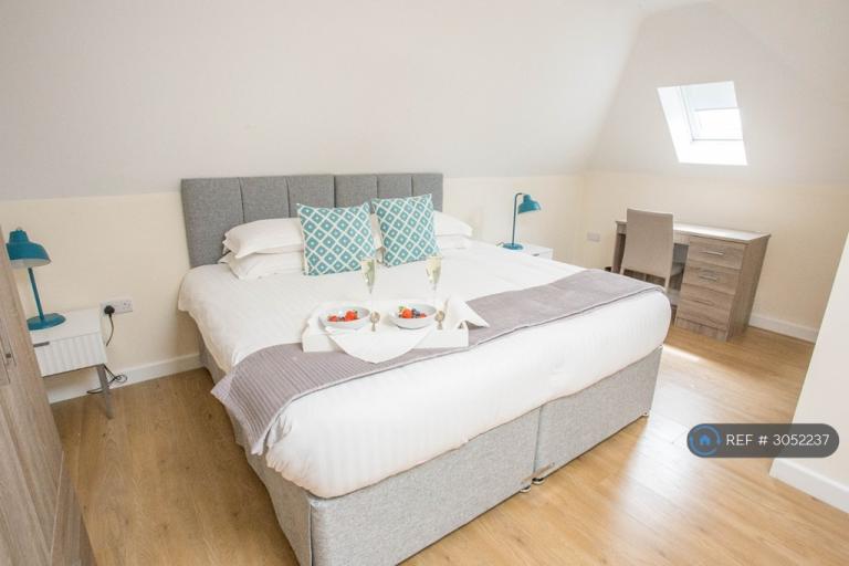 Flat Cromwell Way in Cherwell District