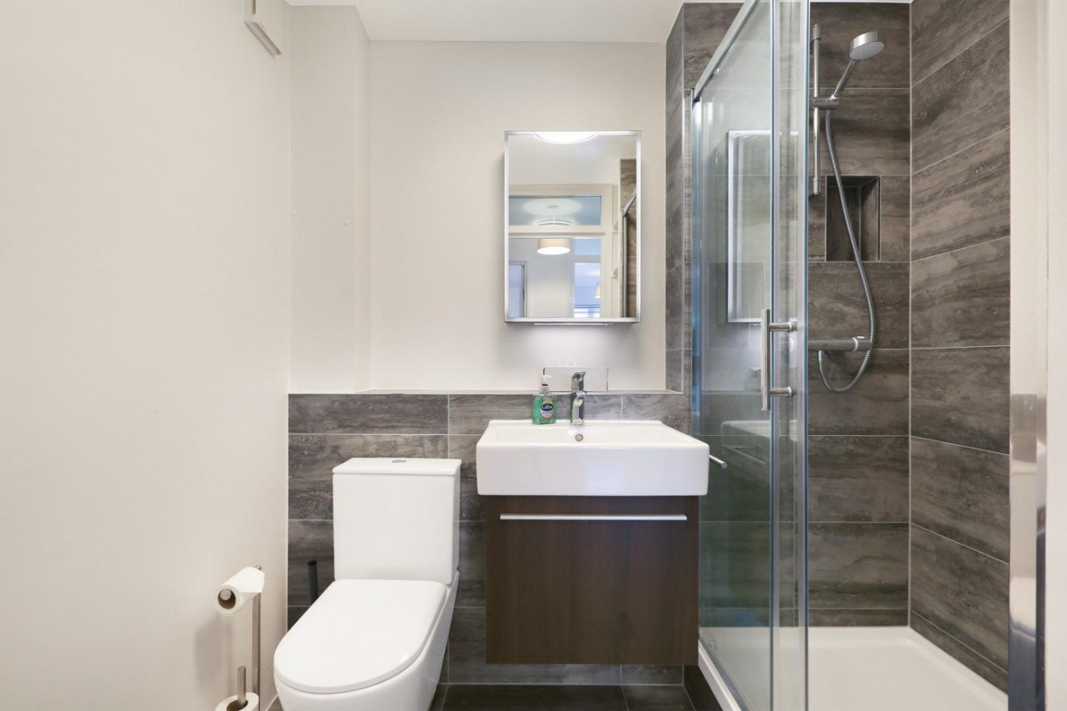Flat Wavel Place in Greater London