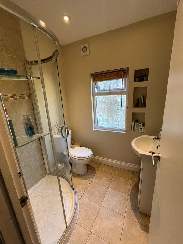 Room Marville Road in Greater London