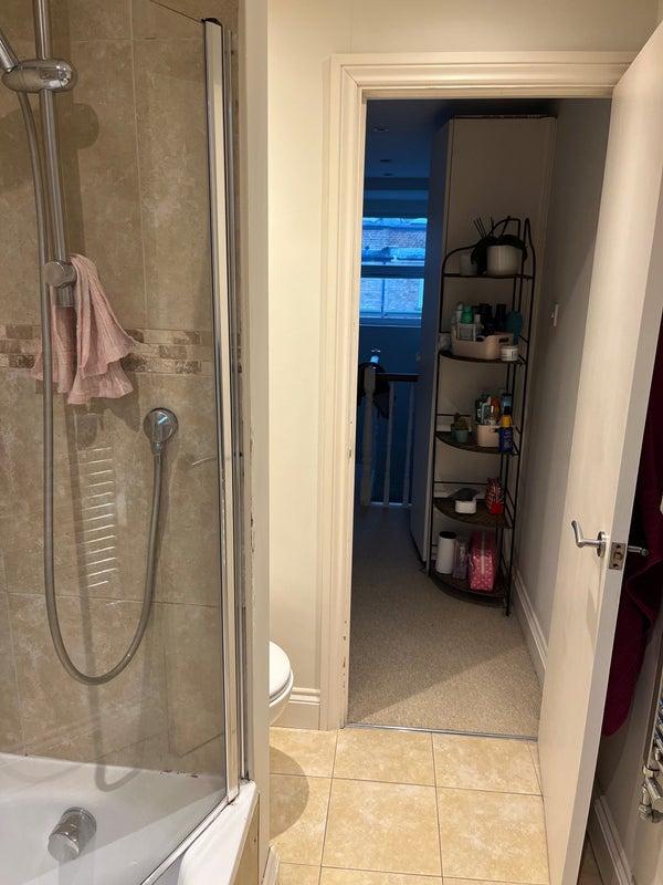 Room Marville Road in Greater London