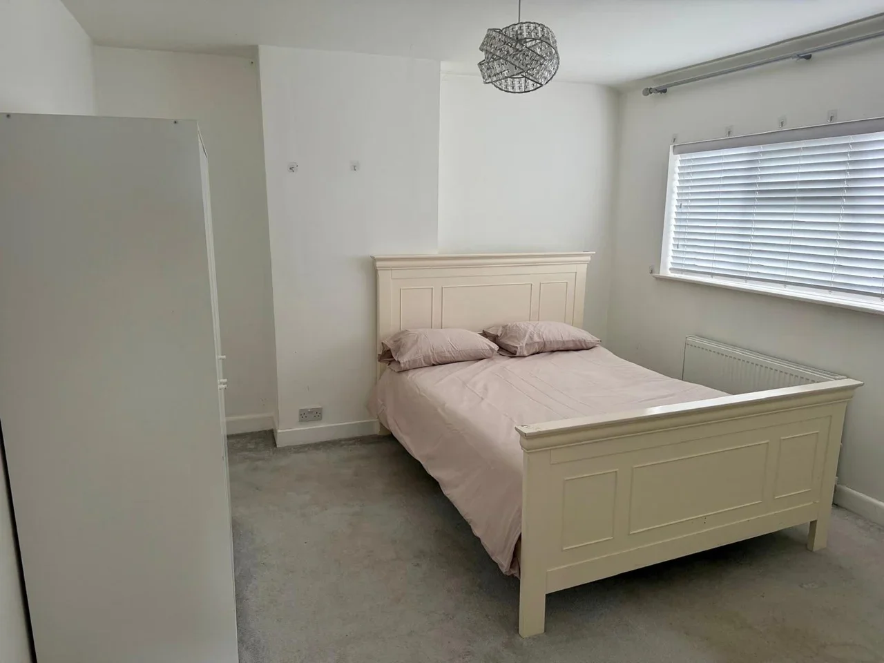 Room Blackwell Drive in Watford