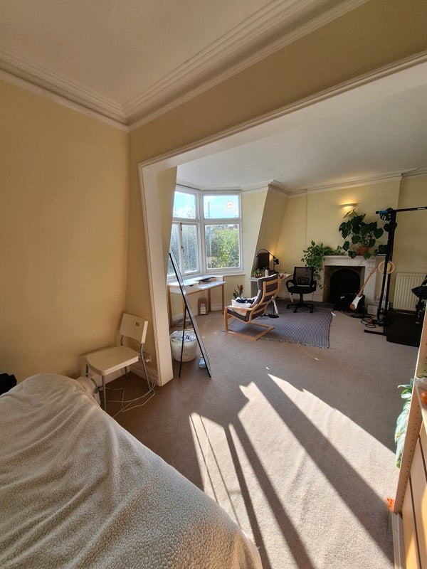 Room Ashworth Road in City of Westminster