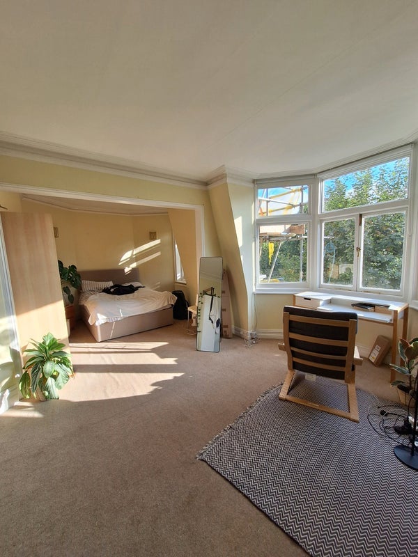 Room Ashworth Road in City of Westminster