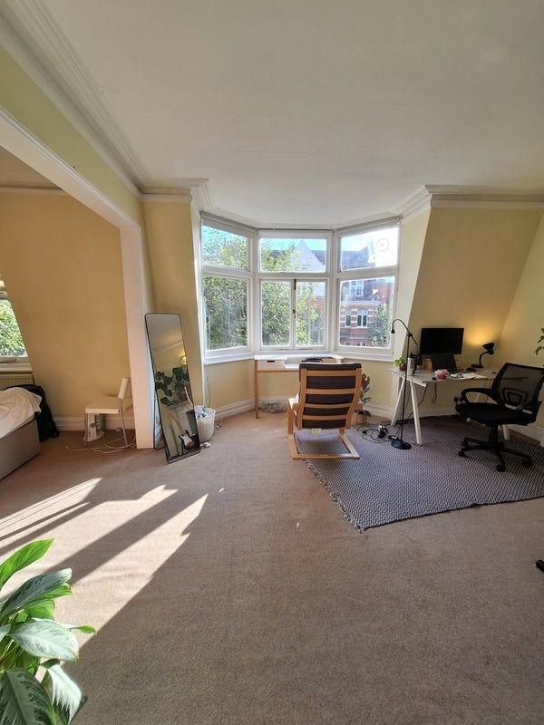 Room Ashworth Road in City of Westminster