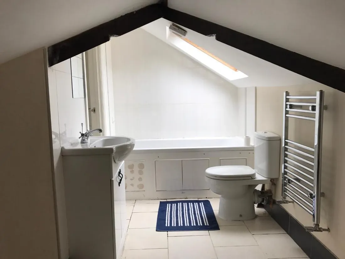 Flat Llantrisant Road in Pontypridd