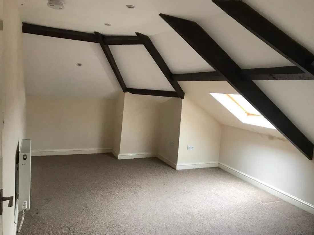 Flat Llantrisant Road in Pontypridd