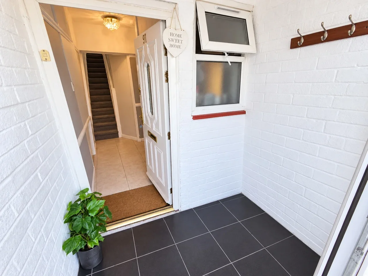 Flat Charlton Crescent in Greater London
