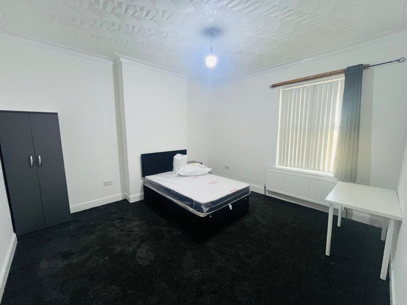 Room Dunsford Road in Sandwell