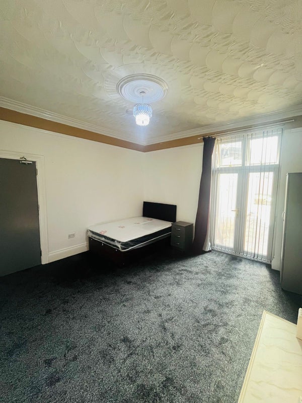 Room Dunsford Road in Sandwell